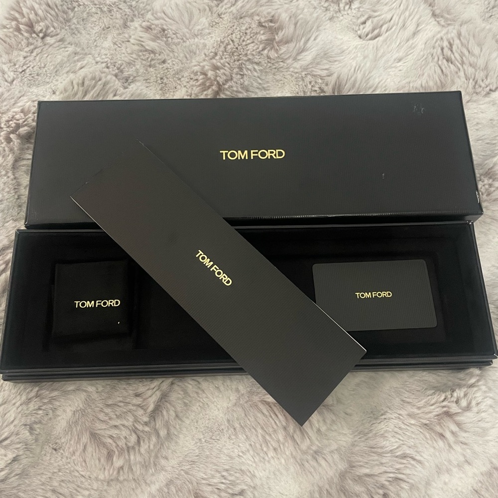Tom Ford Unisex White Dial Quartz Watch - Picture 9 of 13